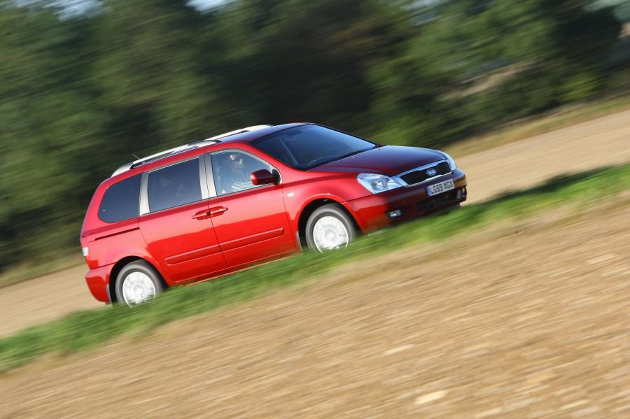  Kia Sedona 2010 года  (фото 4 из 54)